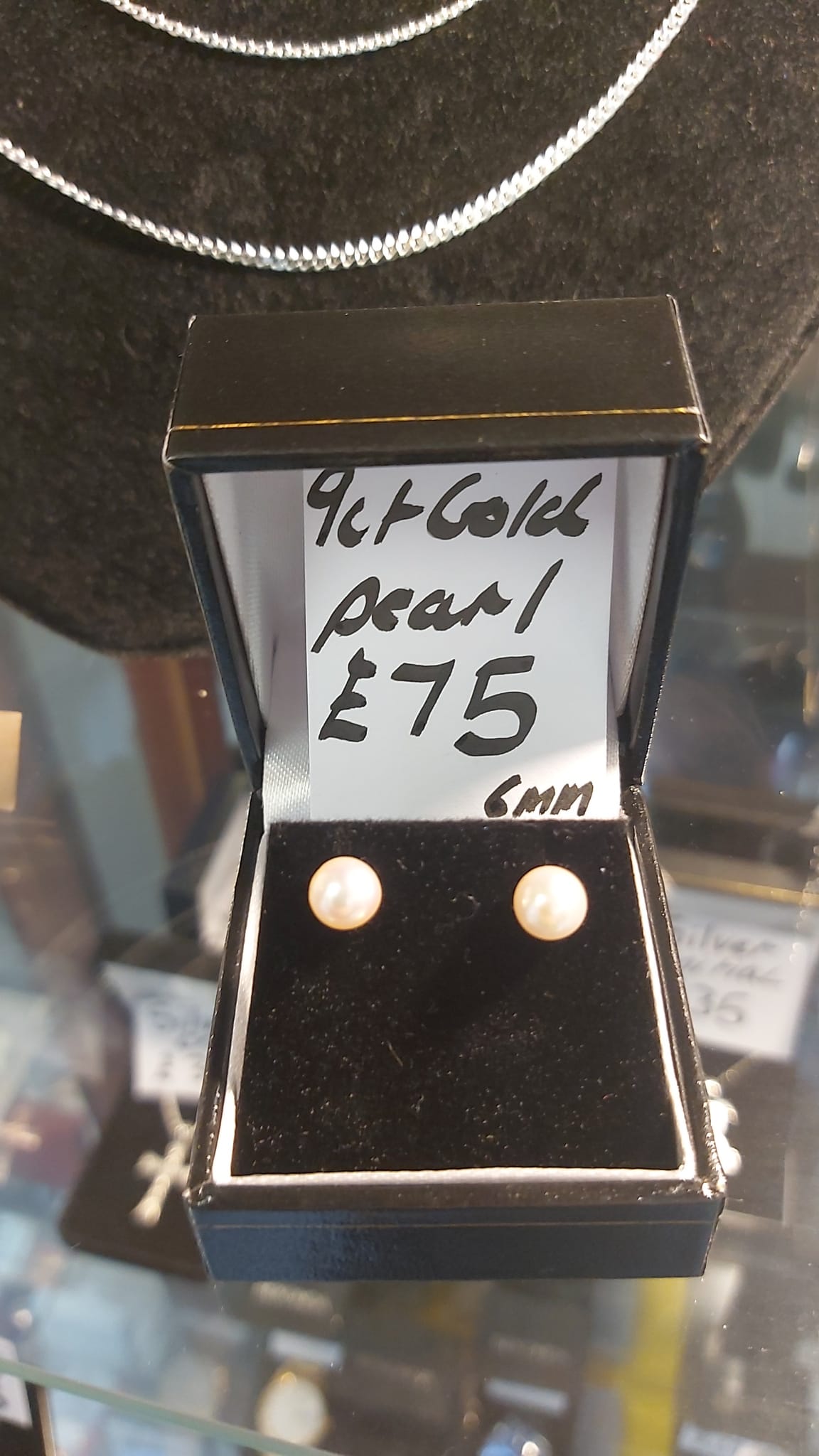 9ct Gold 6mm Cultured Pearl Stud Earrings