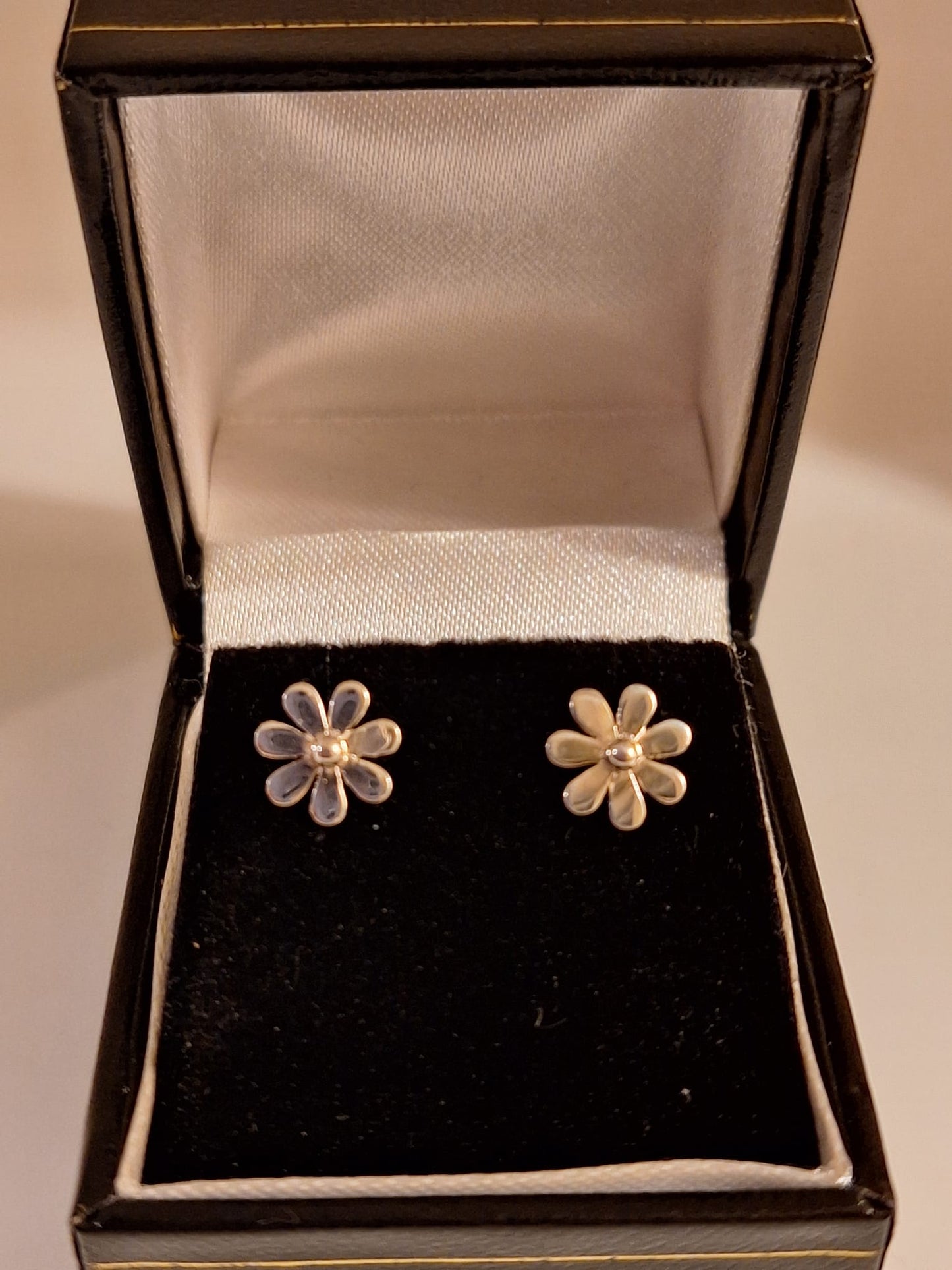 925 Silver Daisy Stud Earrings