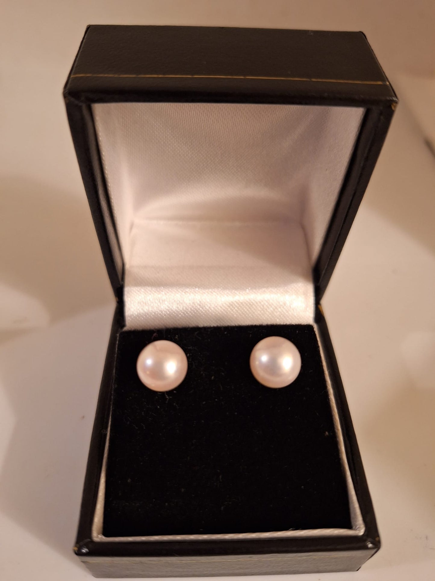 9ct Gold Japanese Cultured Pearl Stud Earrings