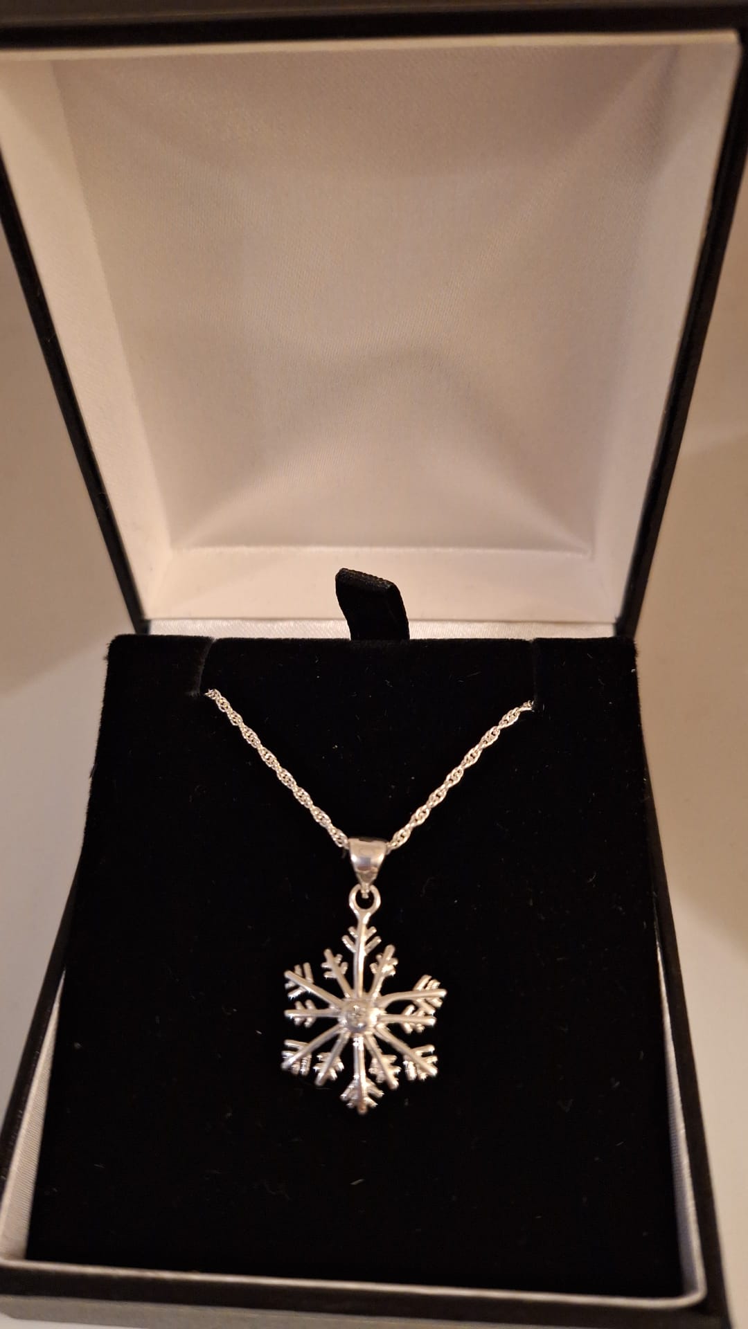 925 Silver and CZ Snowflake pendant and chain