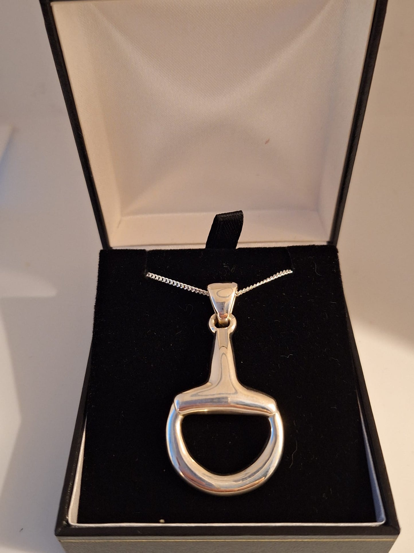 925 Silver Snaffle pendant with chain