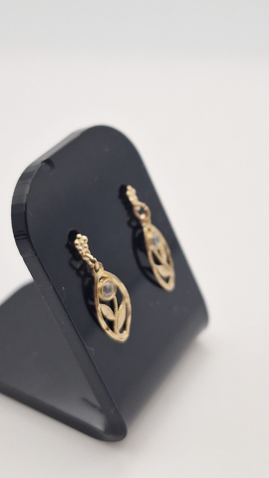 9ct Filigree drop earrings