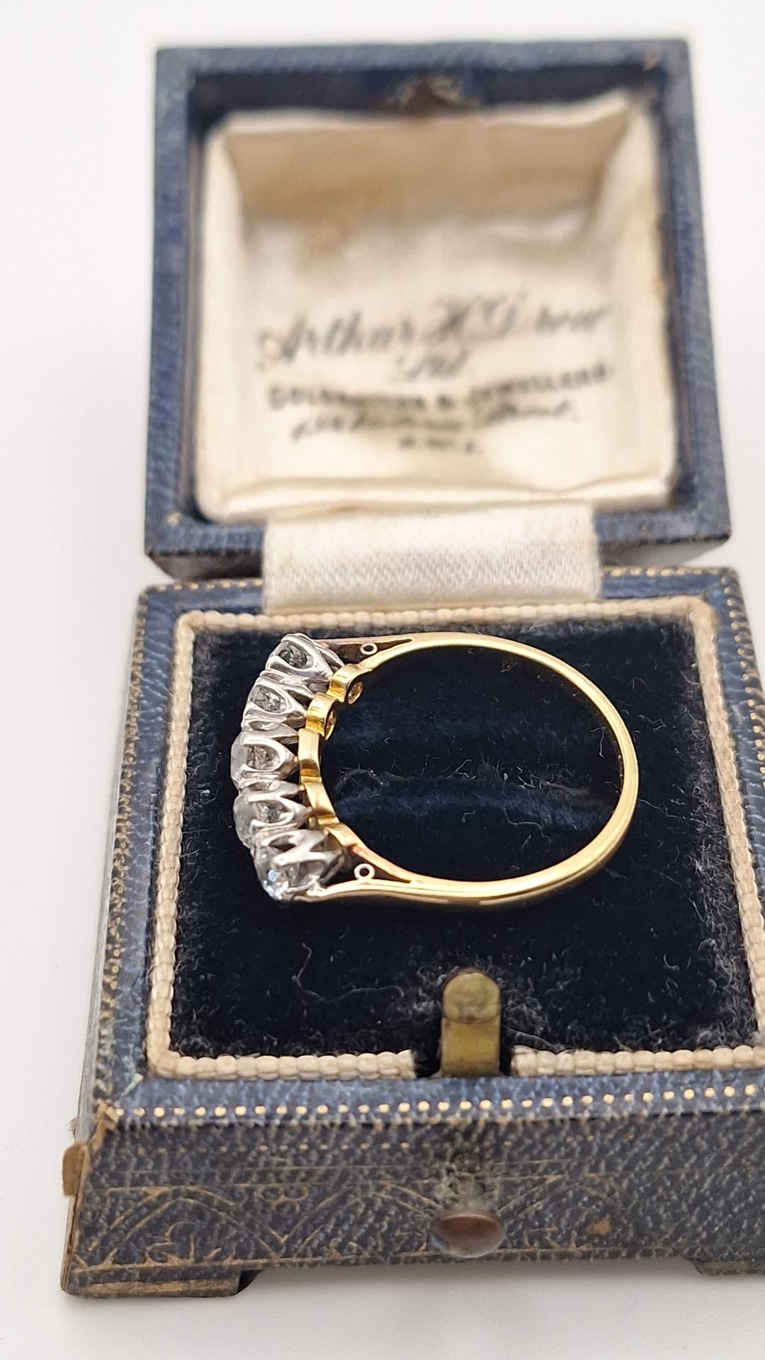 Antique Victorian Old cut Diamond 5 stone ring set in 18ct Gold