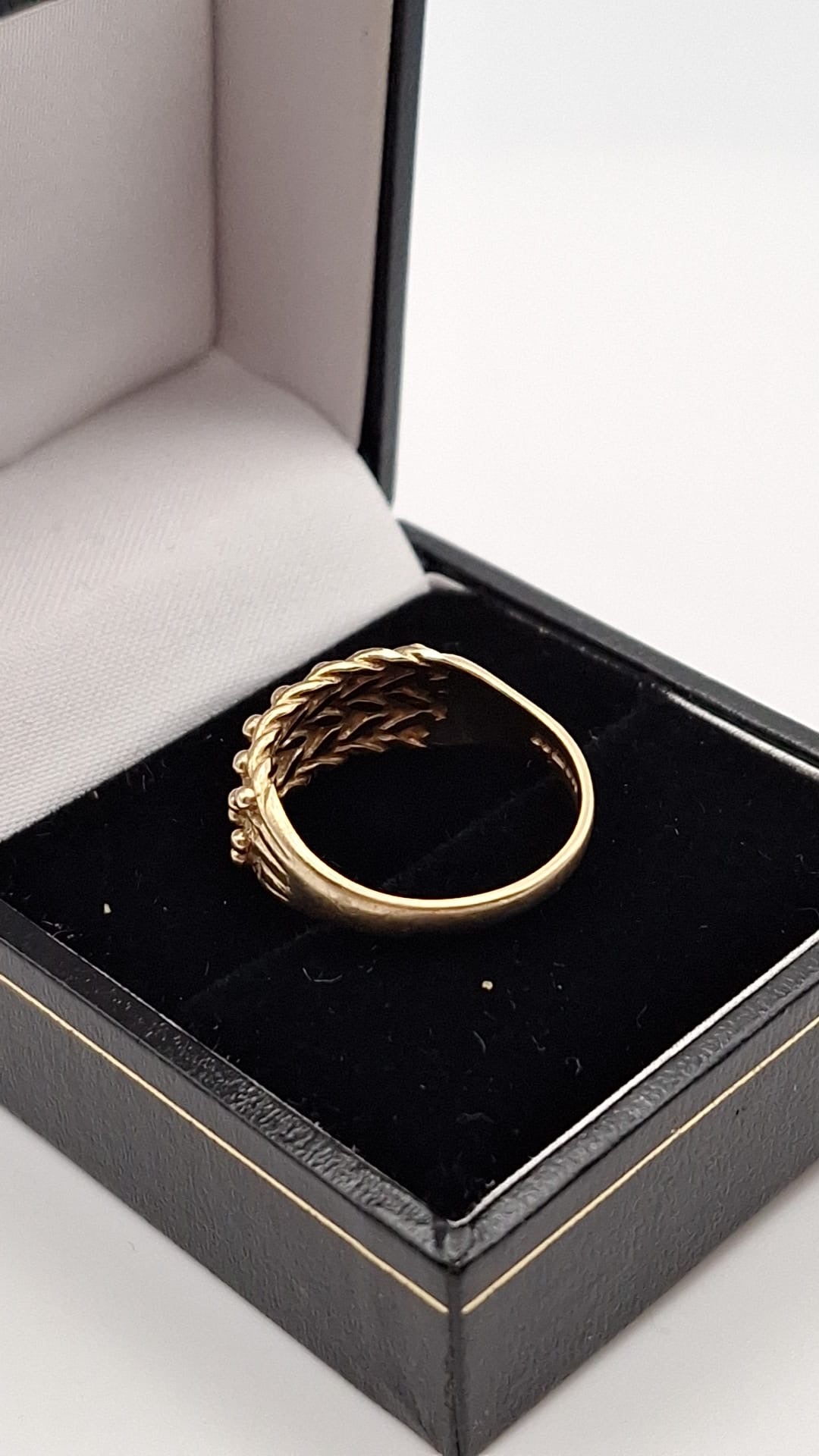 Pre Owned 9ct Gold Keeper Ring
